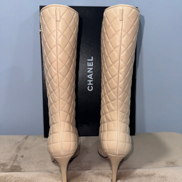 CHANEL Vintage Authentic Quilted beige boots size 39 - Picture 6 of 7